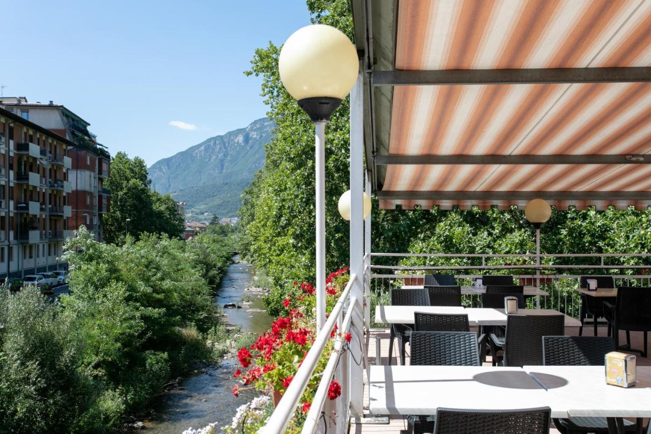 Appartamento Grande Al Ponte. Situato Vicino All'Ospedale, Al Parco E Al Centro Citta Trento Exteriör bild